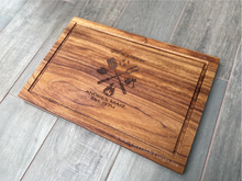 Cargar imagen en el visor de la galería, Tabla de Parota XL (Modelo Grill & Soccer)
