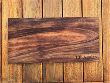 Cargar imagen en el visor de la galería, Espectacular Bloque de Parota (Personalizable) (60.5x30x4.5 cm)