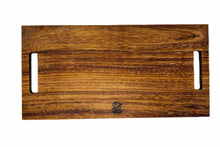 Cargar imagen en el visor de la galería, Tabla Parrillera de Parota con Agarraderas (Personalizable)