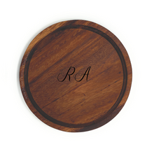 Cargar imagen en el visor de la galería, Tabla / Plato Circular de Parota (30Ø x 2.2 cm)