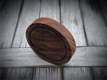 Cargar imagen en el visor de la galería, Tabla de Parota Circular (24Ø x 4.5 cm)
