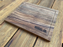 Cargar imagen en el visor de la galería, Tabla de Parota Regular (Personalizable) (35 x 30 x 2.2 cm)