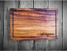 Cargar imagen en el visor de la galería, Tabla de Parota XL    (Personalizable) (45 x 30 x 2.2 cm)
